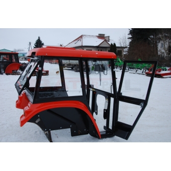 Kabina C-330 NAGLAK dach i błotniki z tworzywa (włókno szklane)