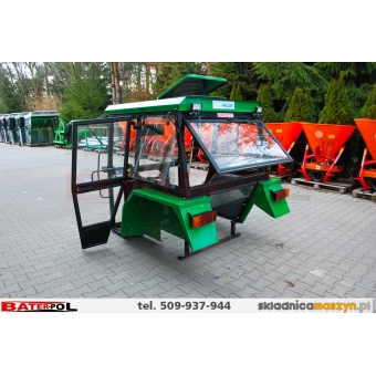 Kabina C-330 NAGLAK ZIELONA RAL 6001, z kanciastymi błotnikami,drzwi na koło,szyberdach,boczne szyby uchylne oświetlenie LED