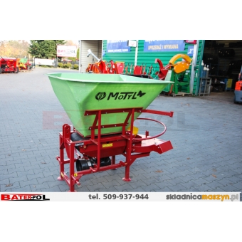 Rozsiewacz MOTYL 600kg sadowniczy N 031M/1 METALOWE ŁOPATKI